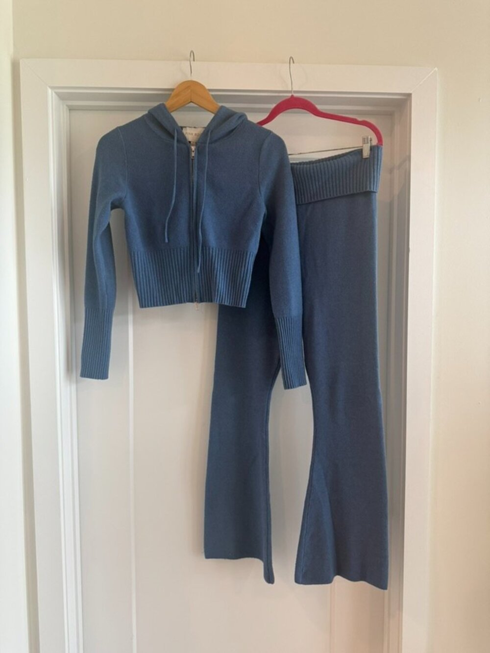 Pink Rose Blue Knit Two Piece Set Cropped Hoodie & Flare Pants Women’s Medium
